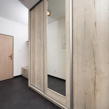 Lejlighed Kmetova - With Underground Parking In The Center Of
