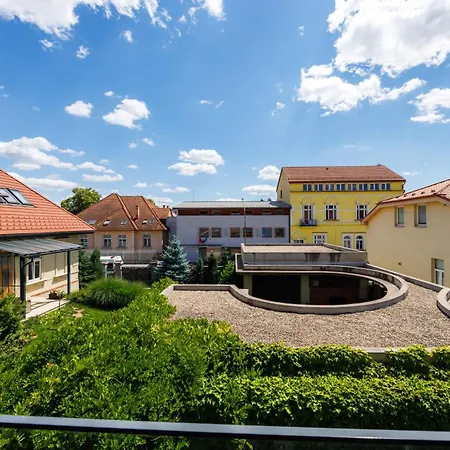 Kmetova - With Underground Parking In The Center Of 公寓 *